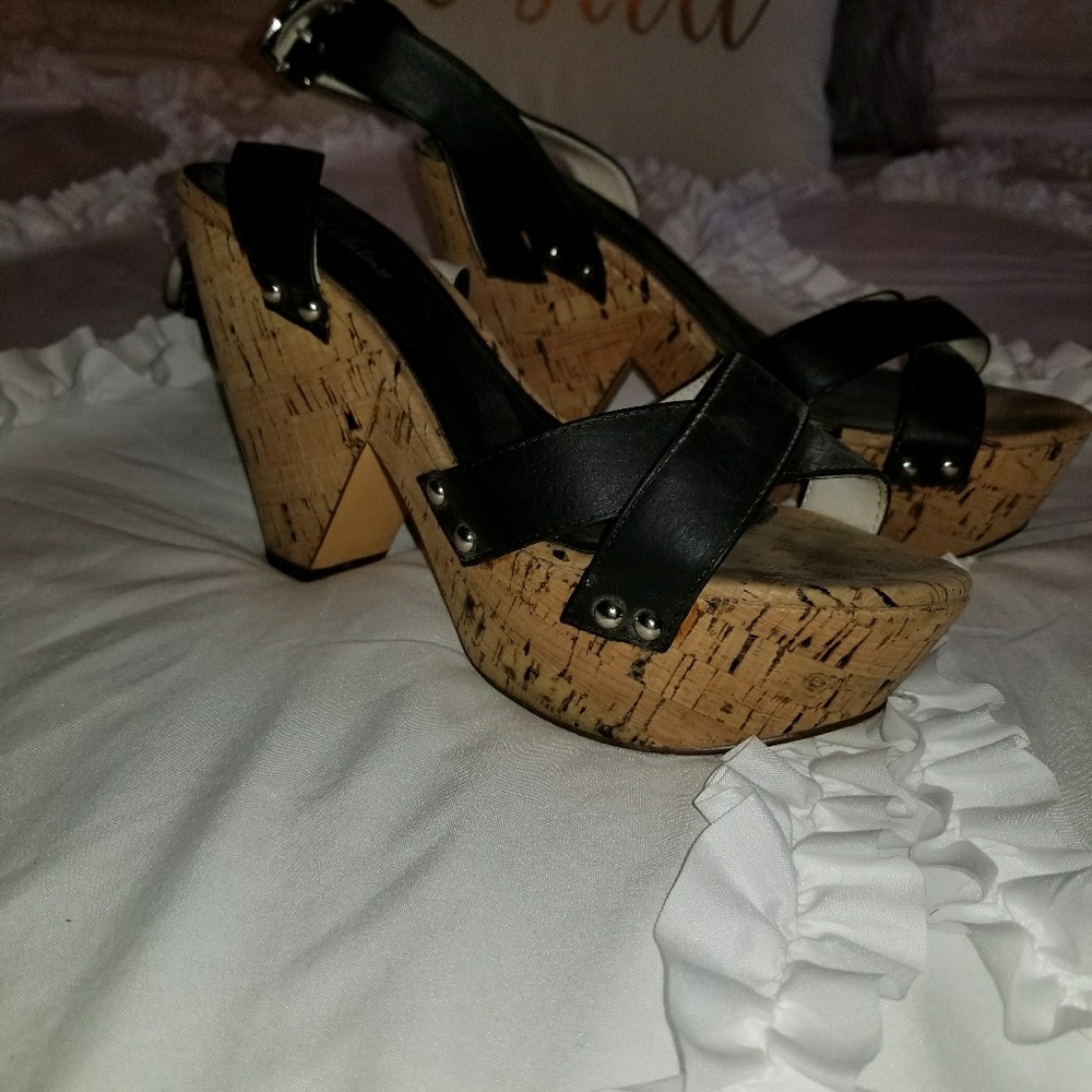 Wedge shoes